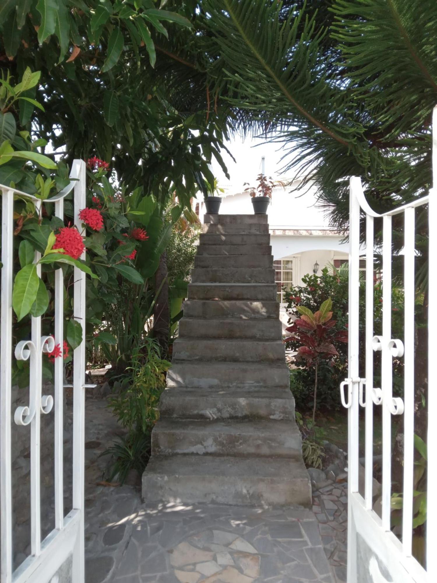 Nouveau Logement Neuf Prix Attractif Chambre Simple Ou Double Haut De Villa Terrasse Vue Sur Mer บูญองต์ ภายนอก รูปภาพ